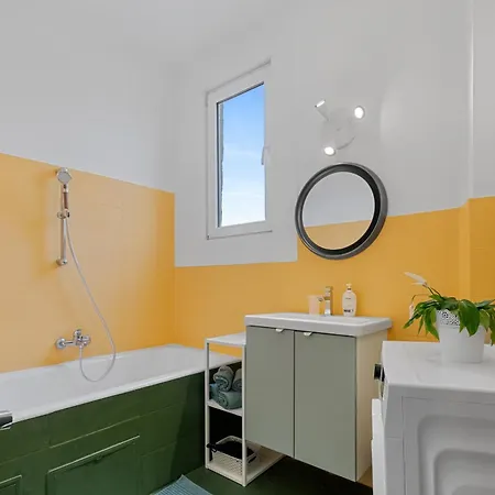 Go Apartment *
